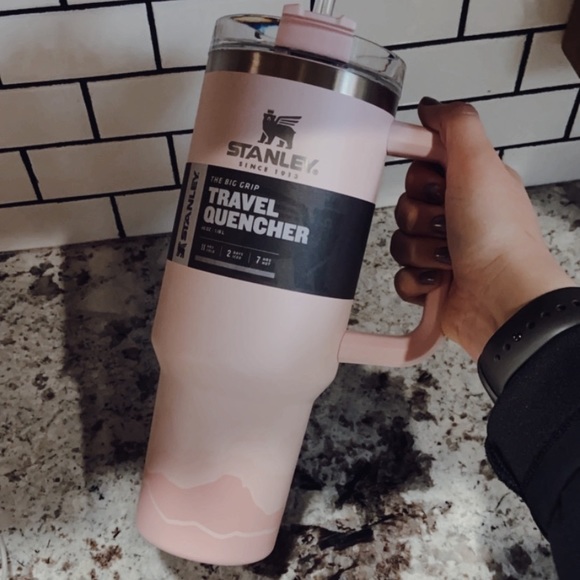 ❗️SOLD❗️Stanley Adventure Quencher Travel Tumbler - Picture 2 of 10